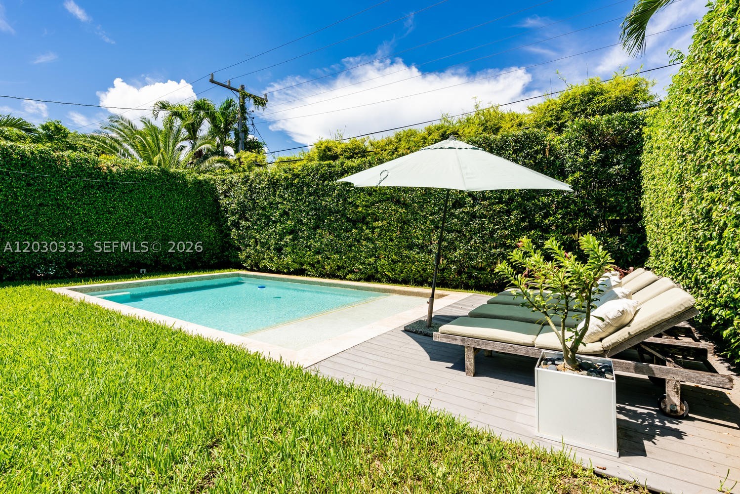 575 W 50th St Miami Beach, FL 33140