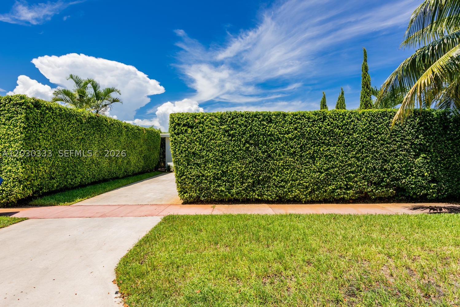 575 W 50th St Miami Beach, FL 33140