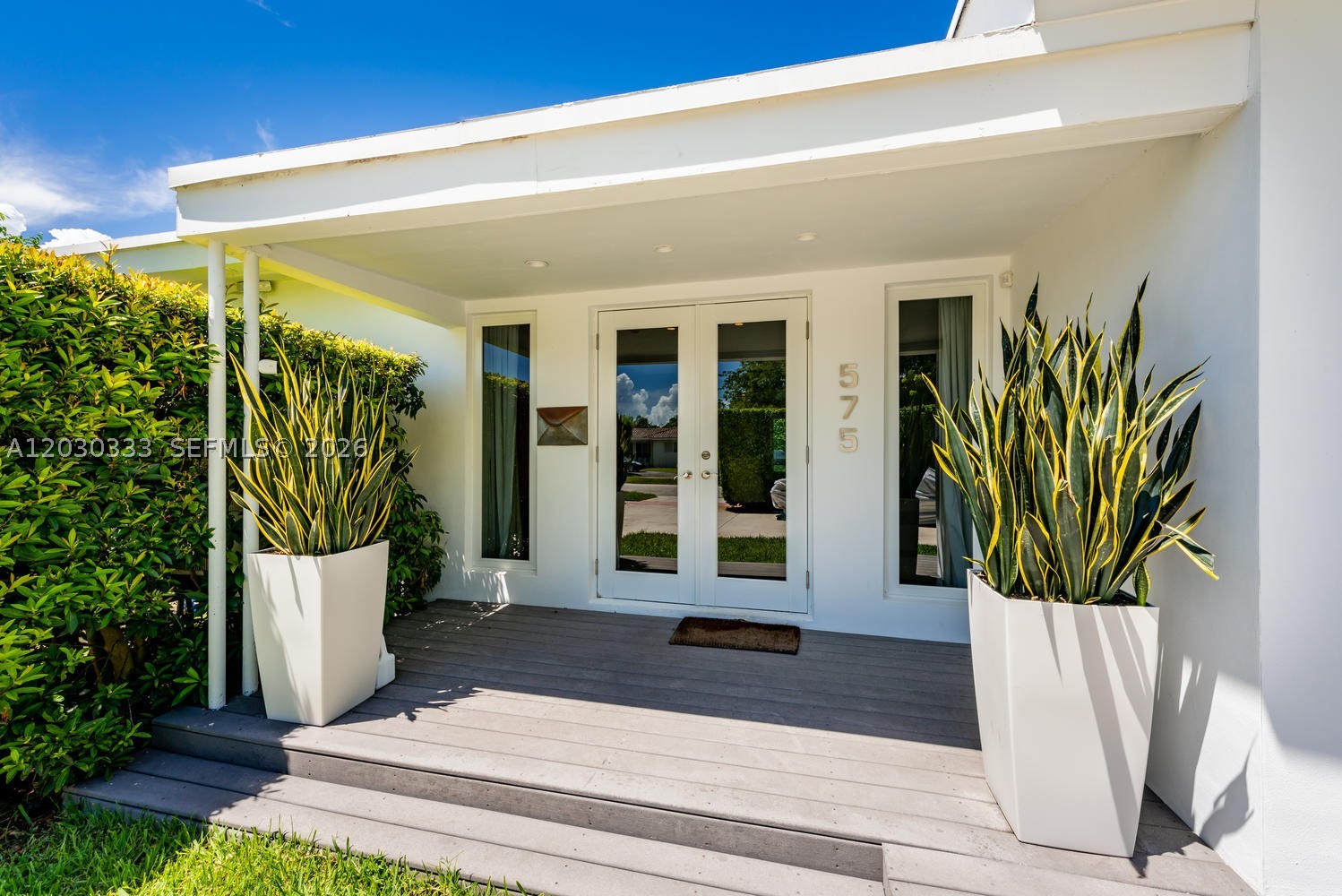 575 W 50th St Miami Beach, FL 33140
