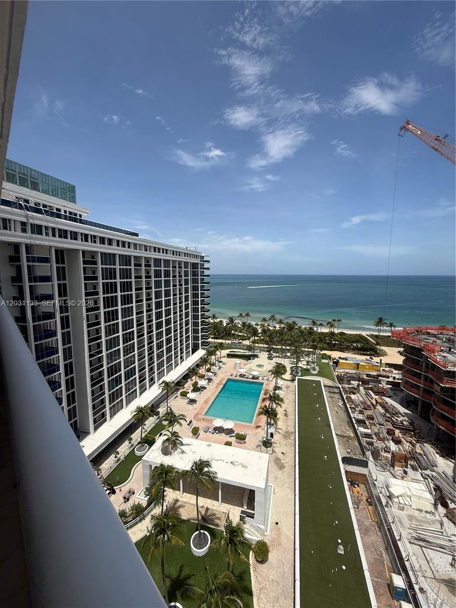 10275 Collins Ave #921