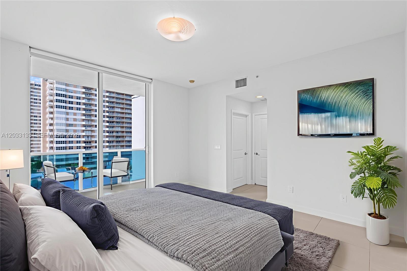 1945 S Ocean Dr #704 Hallandale Beach, FL 33009