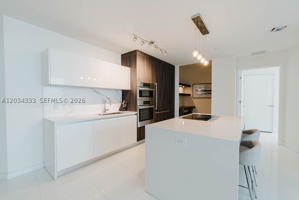 851 NE 1st Ave #2303 Miami, FL 33132