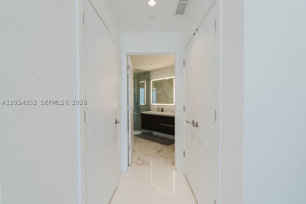 851 NE 1st Ave #2303 Miami, FL 33132