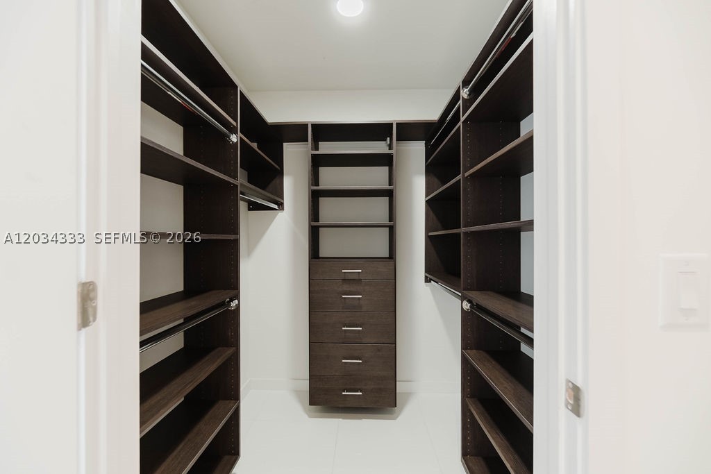 851 NE 1st Ave #2303 Miami, FL 33132