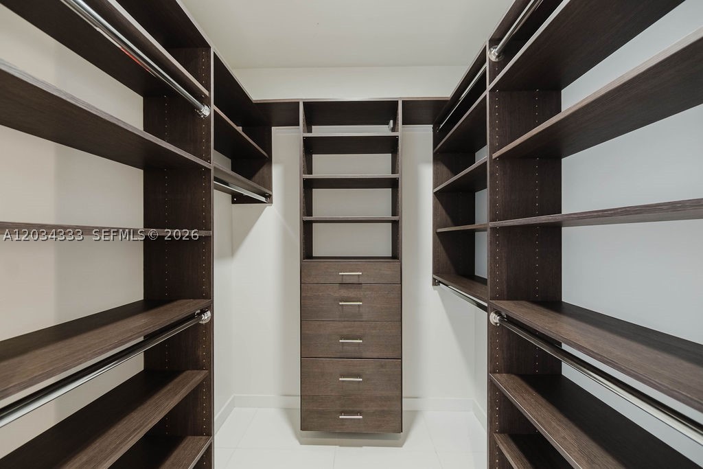 851 NE 1st Ave #2303 Miami, FL 33132