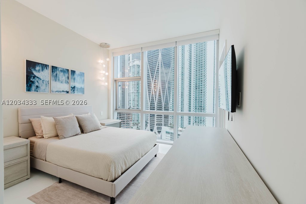 851 NE 1st Ave #2303 Miami, FL 33132