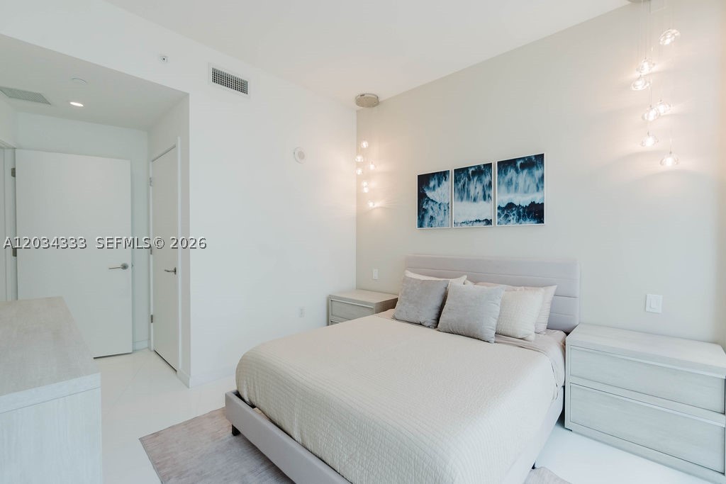 851 NE 1st Ave #2303 Miami, FL 33132
