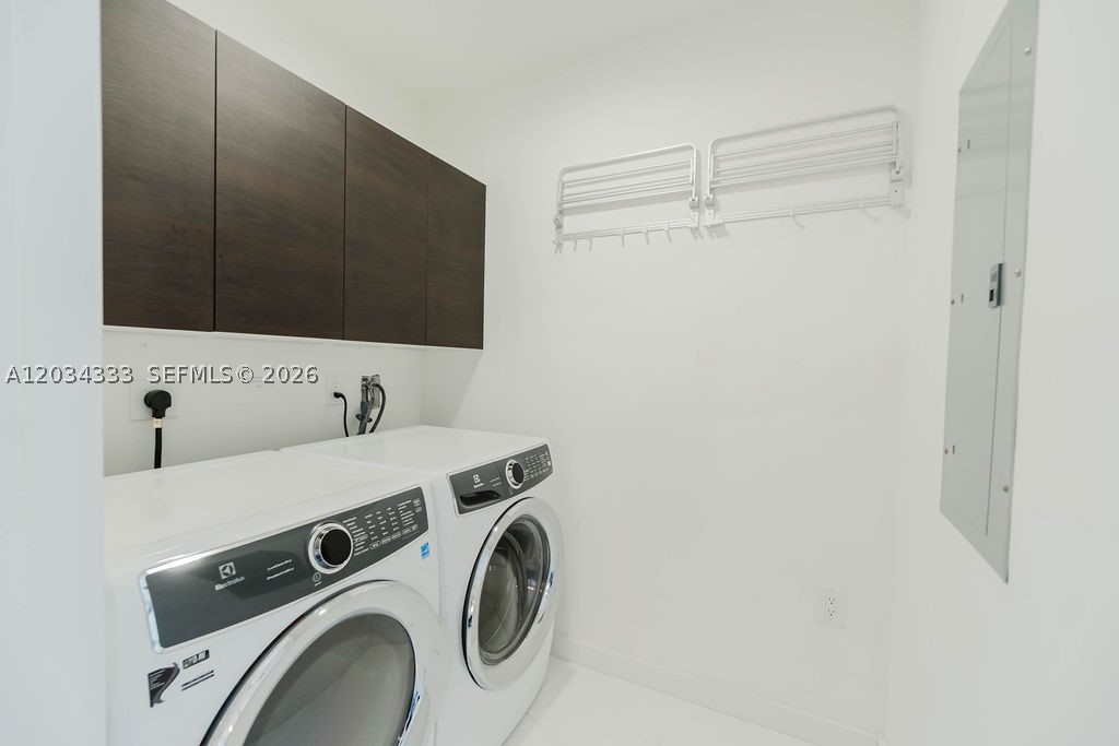 851 NE 1st Ave #2303 Miami, FL 33132