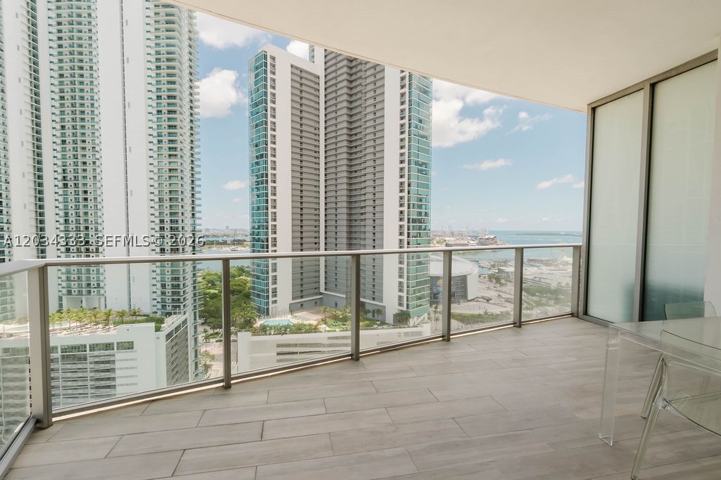 851 NE 1st Ave #2303 Miami, FL 33132
