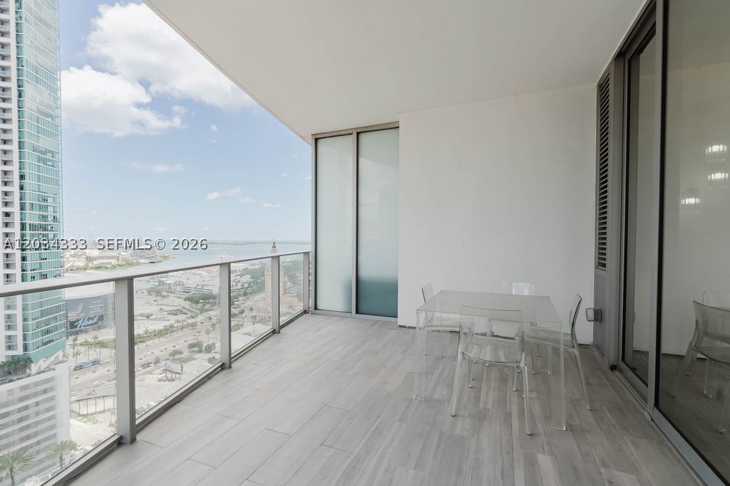 851 NE 1st Ave #2303 Miami, FL 33132