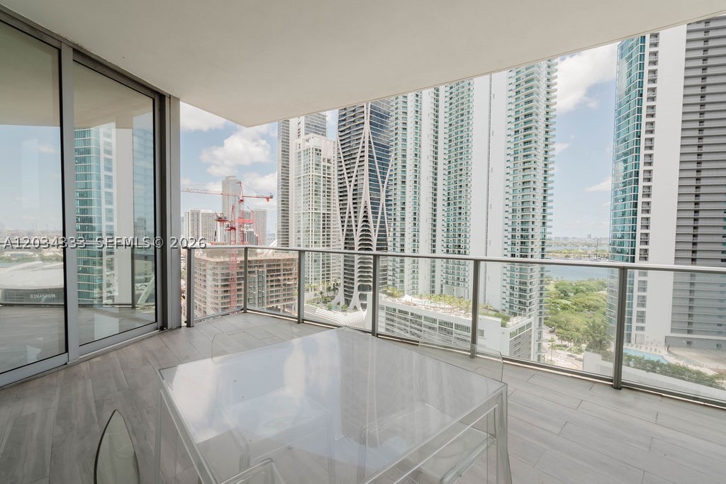 851 NE 1st Ave #2303 Miami, FL 33132