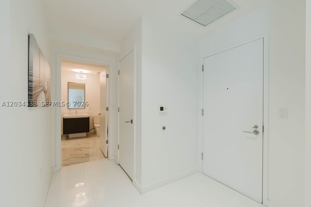851 NE 1st Ave #2303 Miami, FL 33132