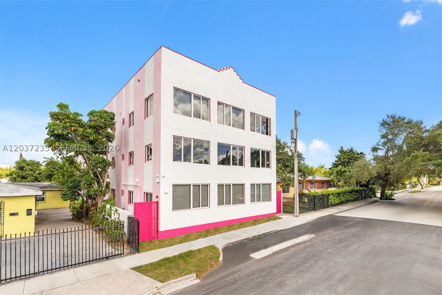 315 NW 32th St #101