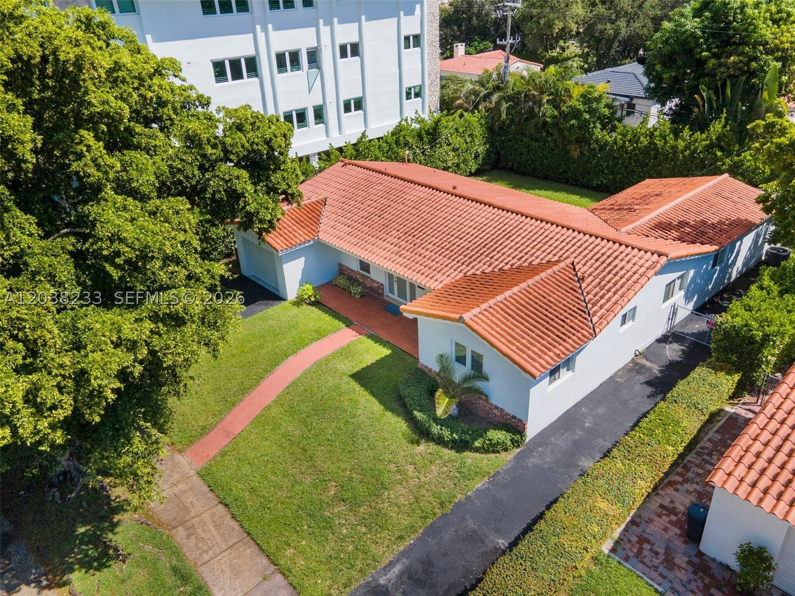 811 Capri St Coral Gables, FL 33134