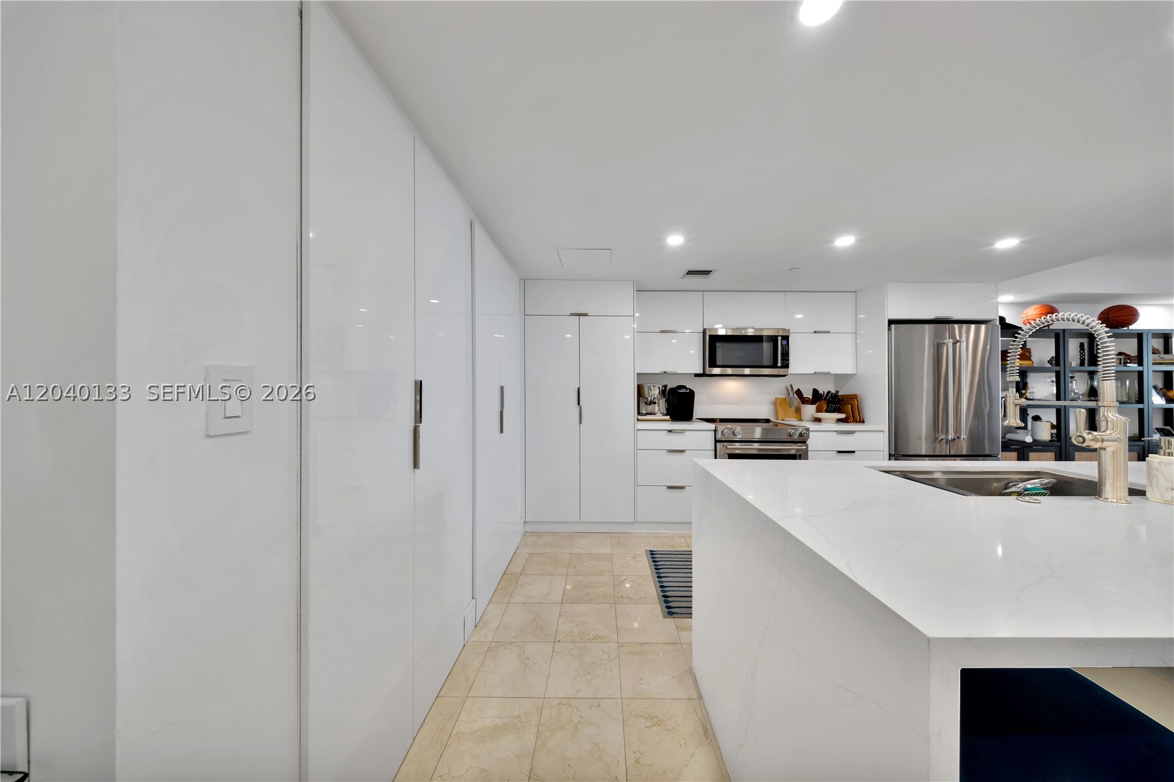 2101 Brickell Ave #1907 Miami, FL 33129