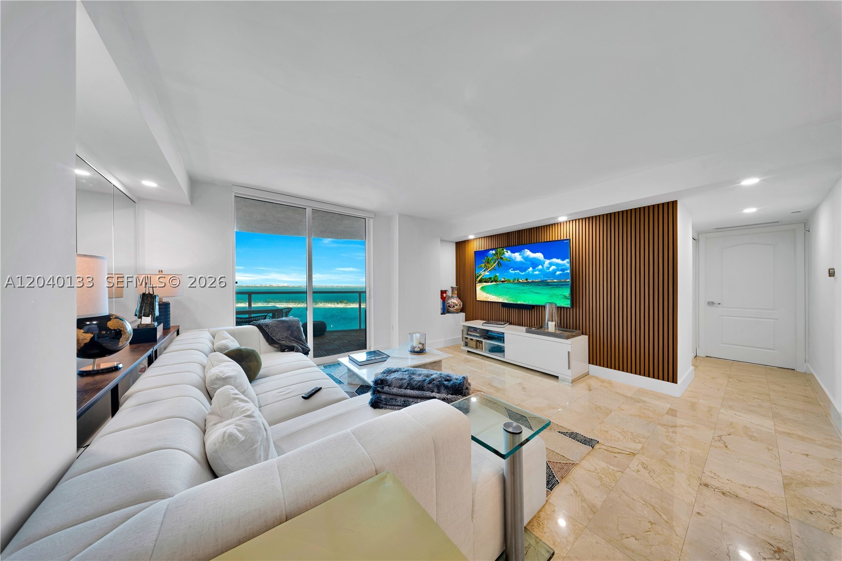 2101 Brickell Ave #1907 Miami, FL 33129