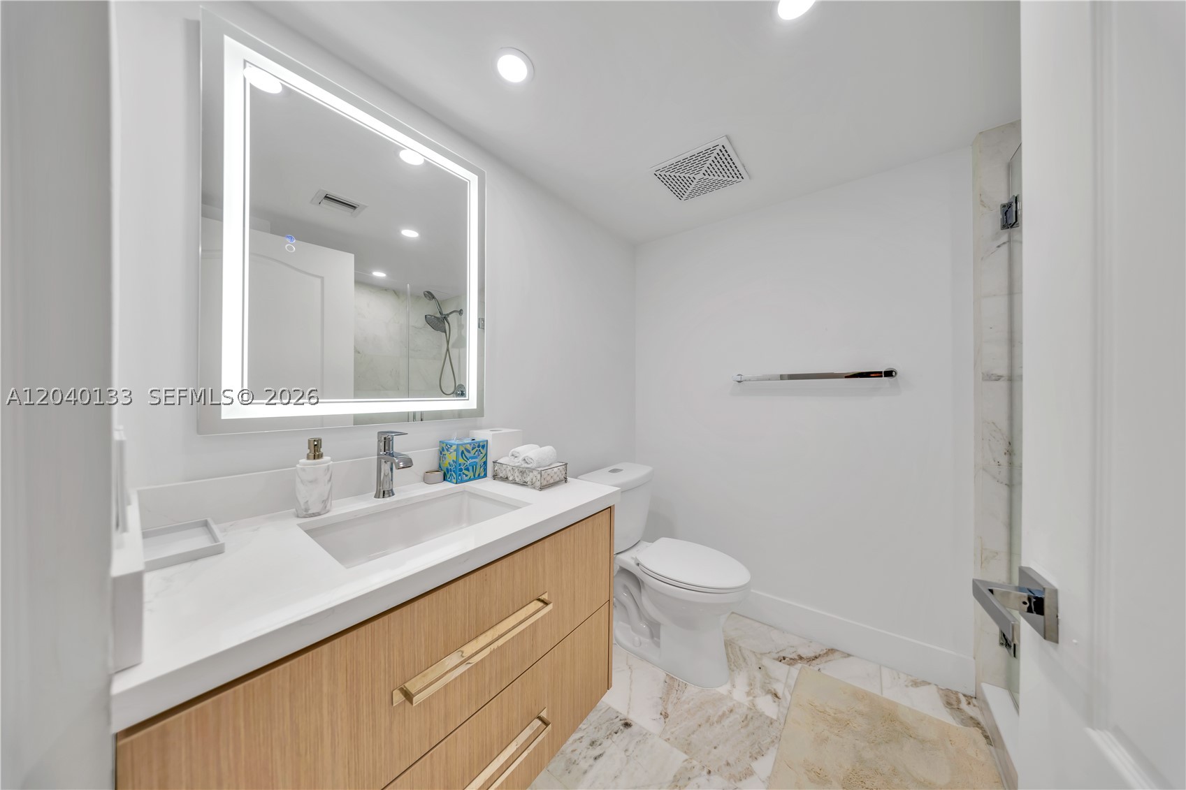 2101 Brickell Ave #1907 Miami, FL 33129
