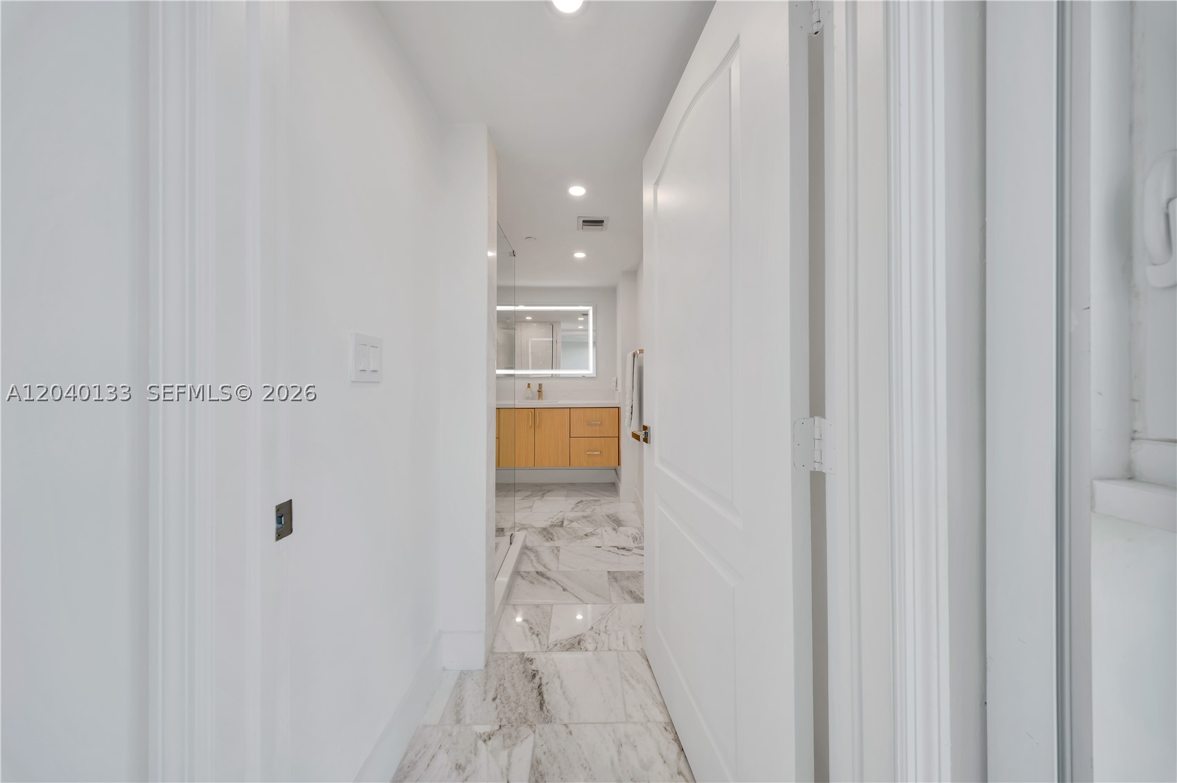 2101 Brickell Ave #1907 Miami, FL 33129