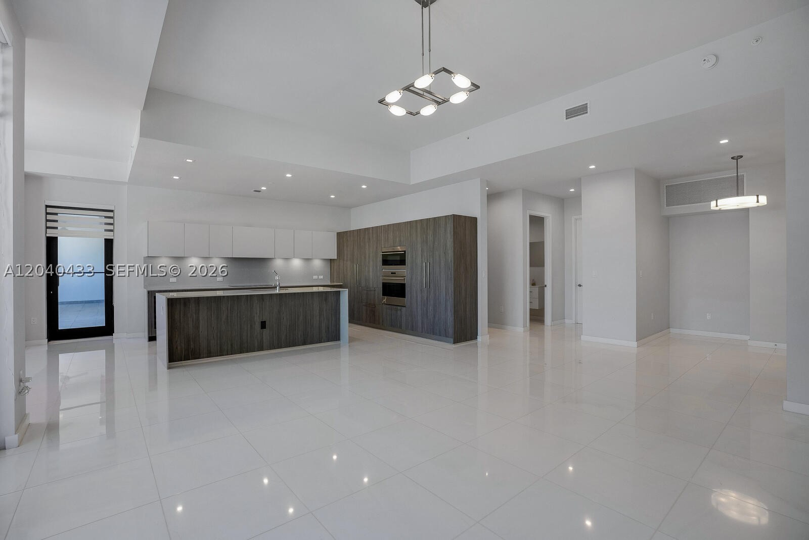275 Giralda Ave #6C Coral Gables, FL 33134