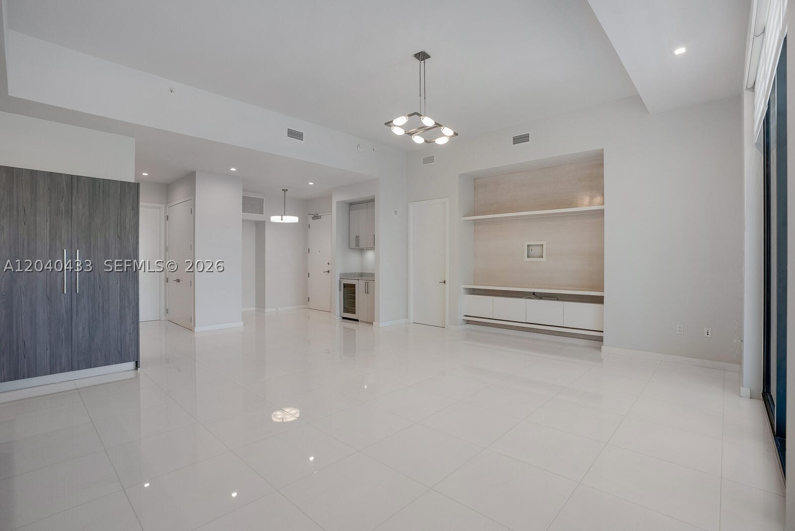 275 Giralda Ave #6C Coral Gables, FL 33134