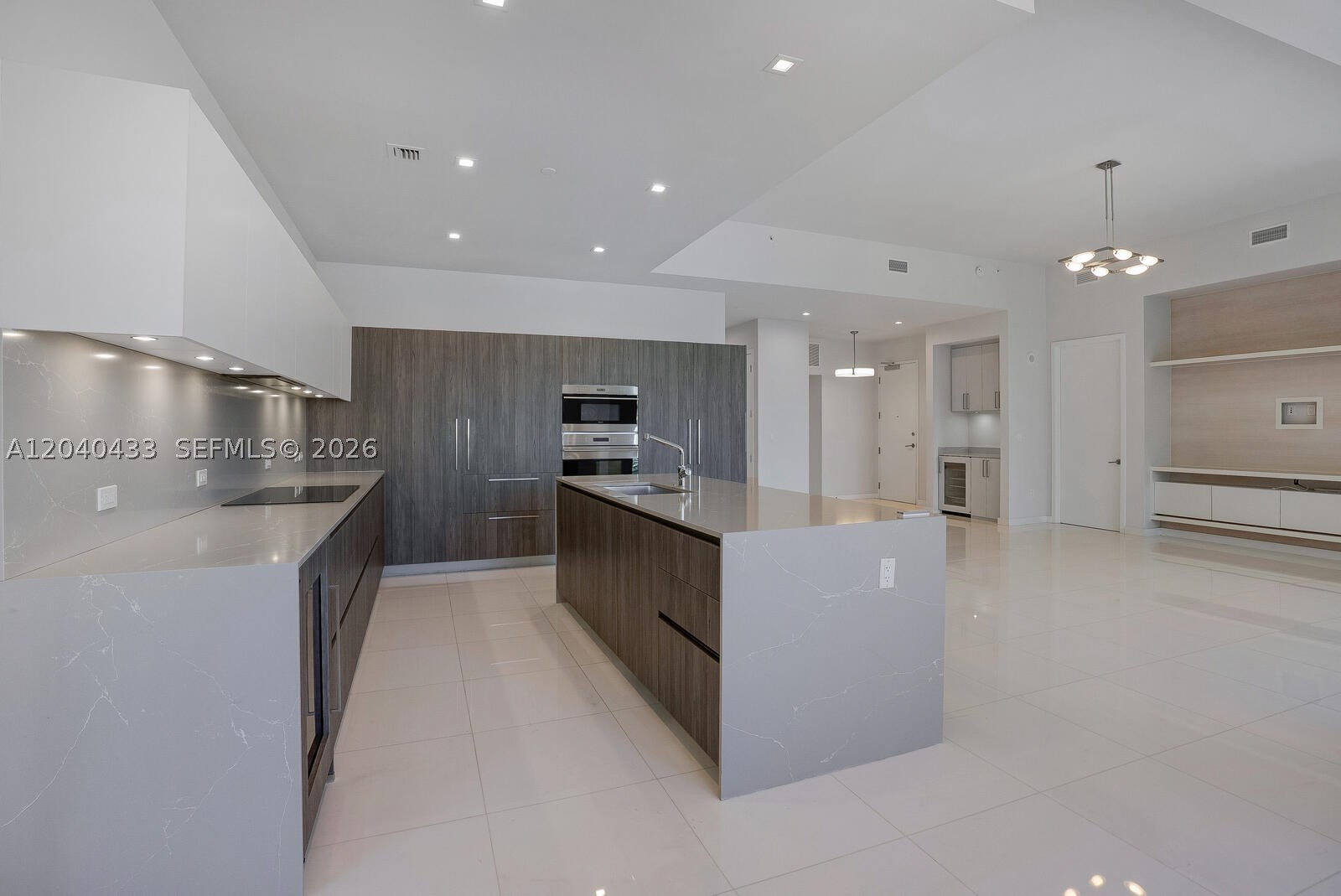 275 Giralda Ave #6C Coral Gables, FL 33134