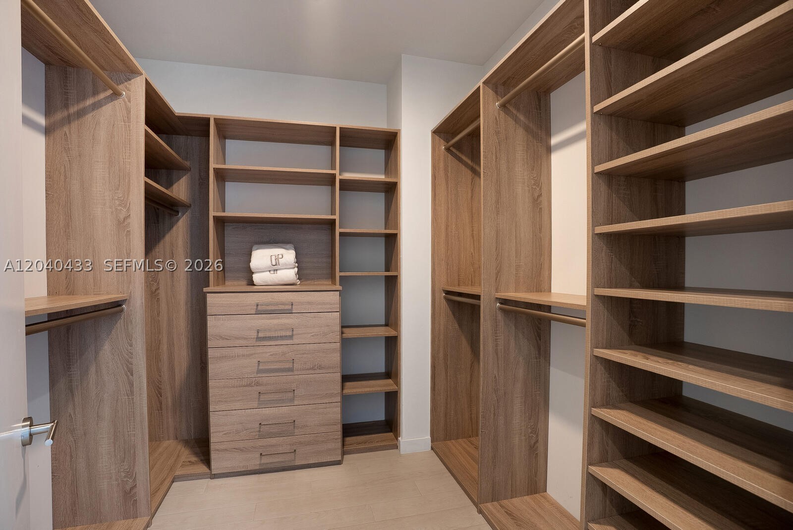 275 Giralda Ave #6C Coral Gables, FL 33134