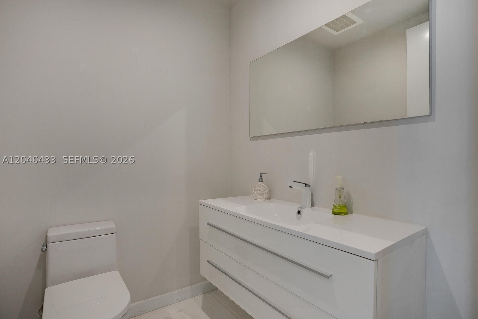 275 Giralda Ave #6C Coral Gables, FL 33134