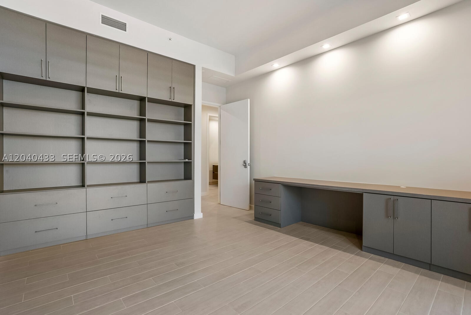 275 Giralda Ave #6C Coral Gables, FL 33134