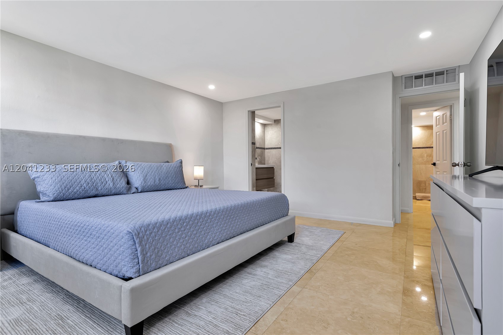 800 West Ave #635 Miami Beach, FL 33139