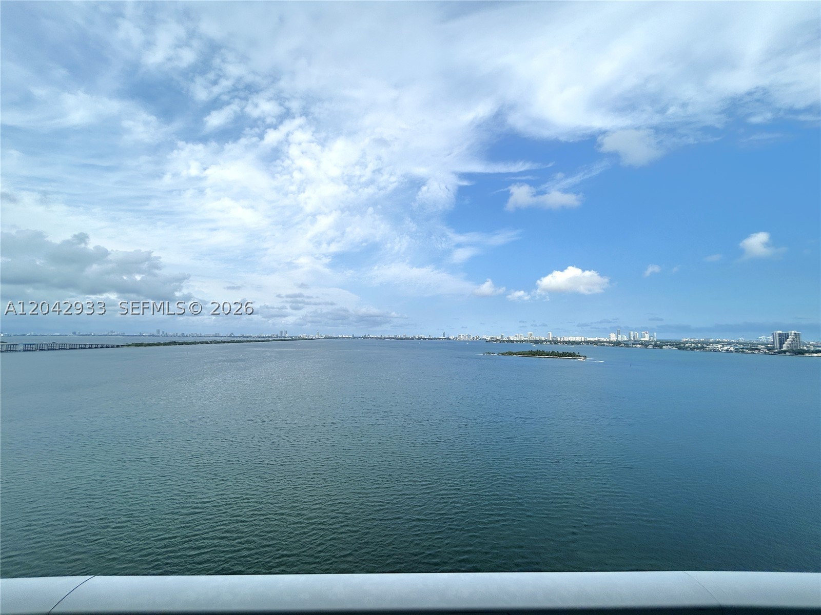 image Onyx on the Bay0
