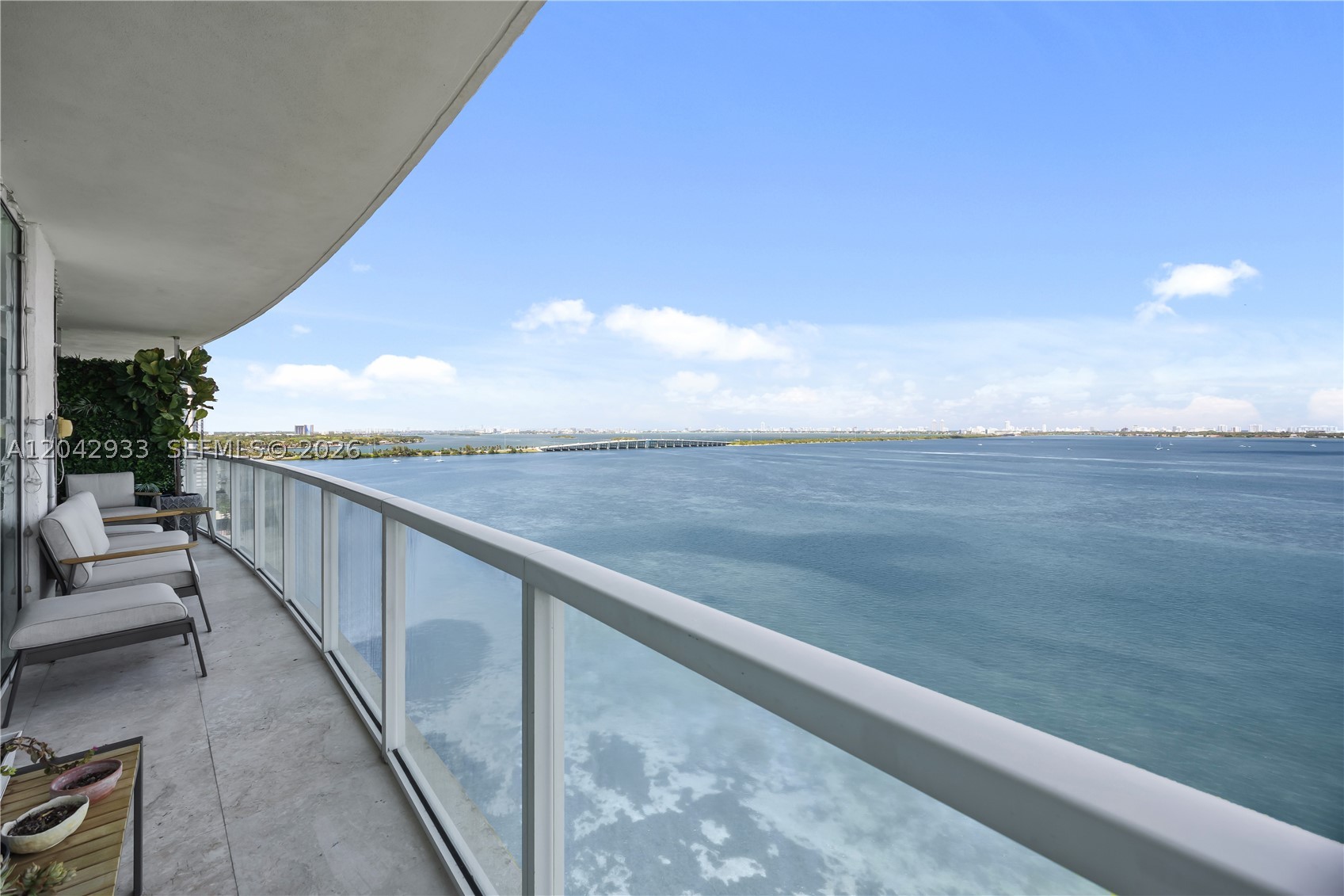 image Onyx on the Bay4