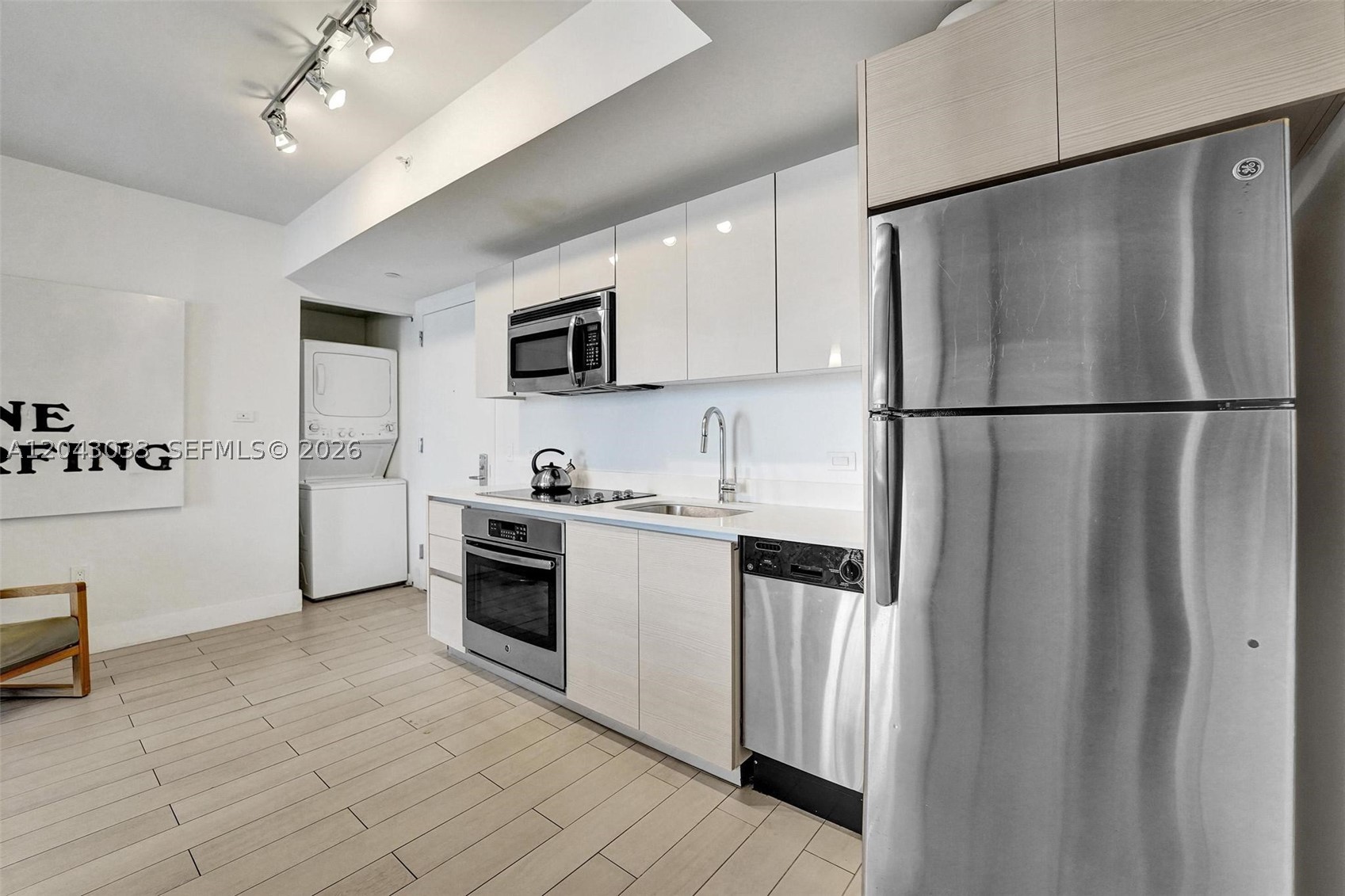 image Beachwalk Condominium13