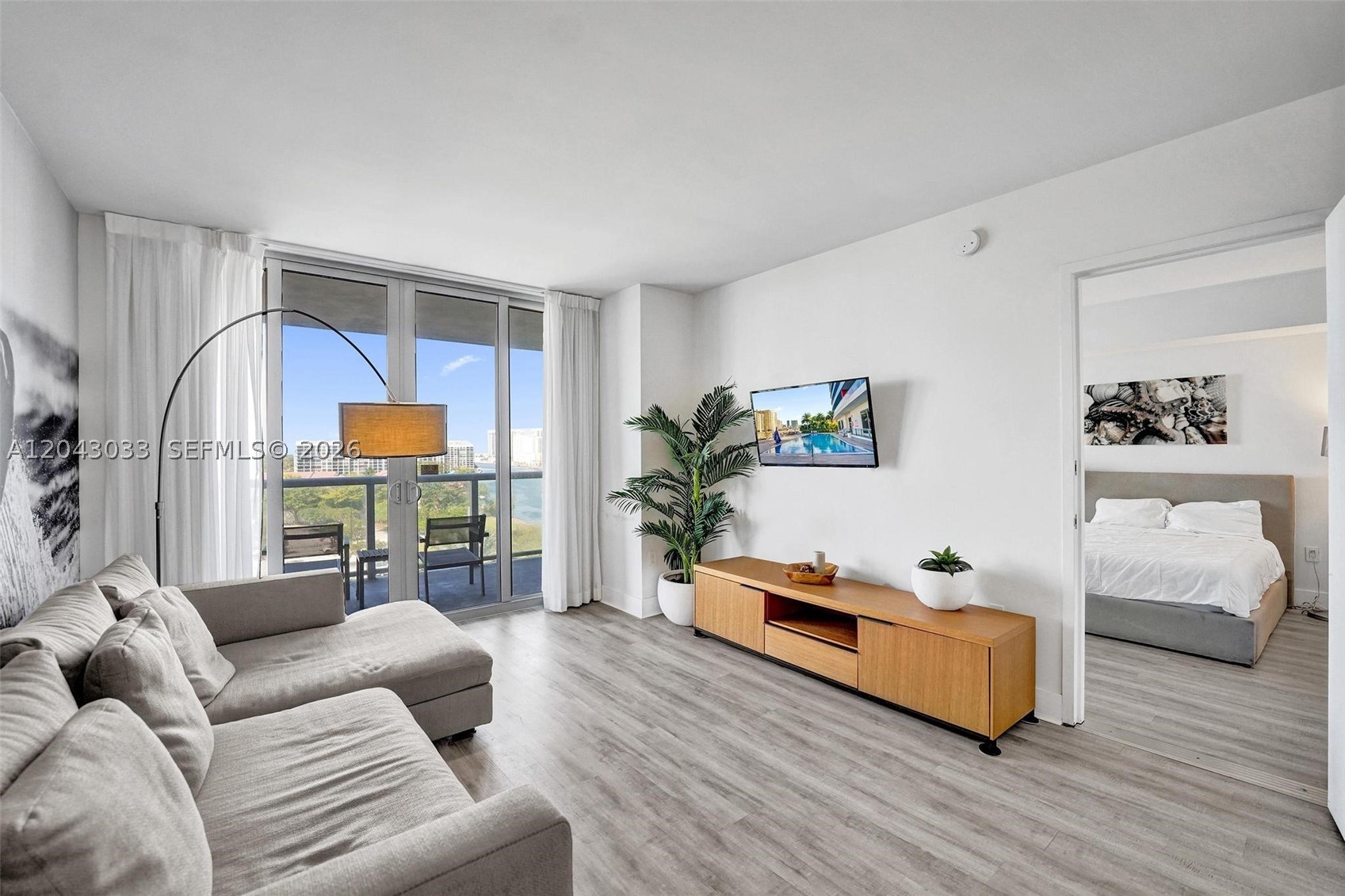 image Beachwalk Condominium25