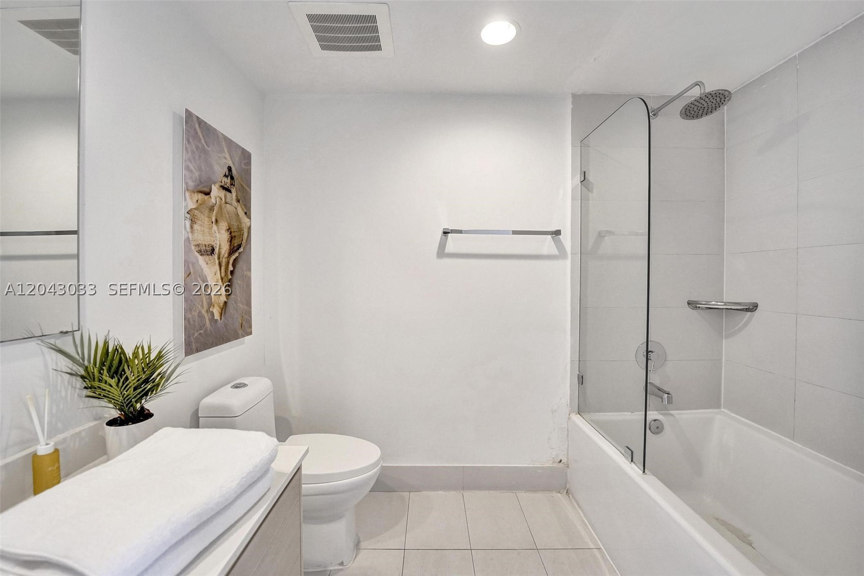 image Beachwalk Condominium63