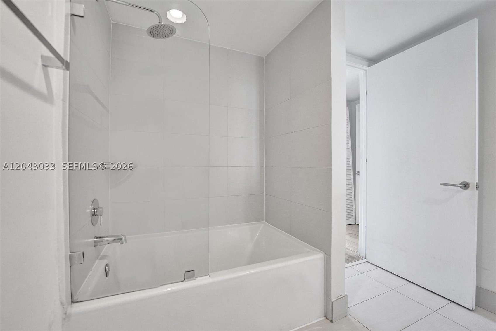 image Beachwalk Condominium64