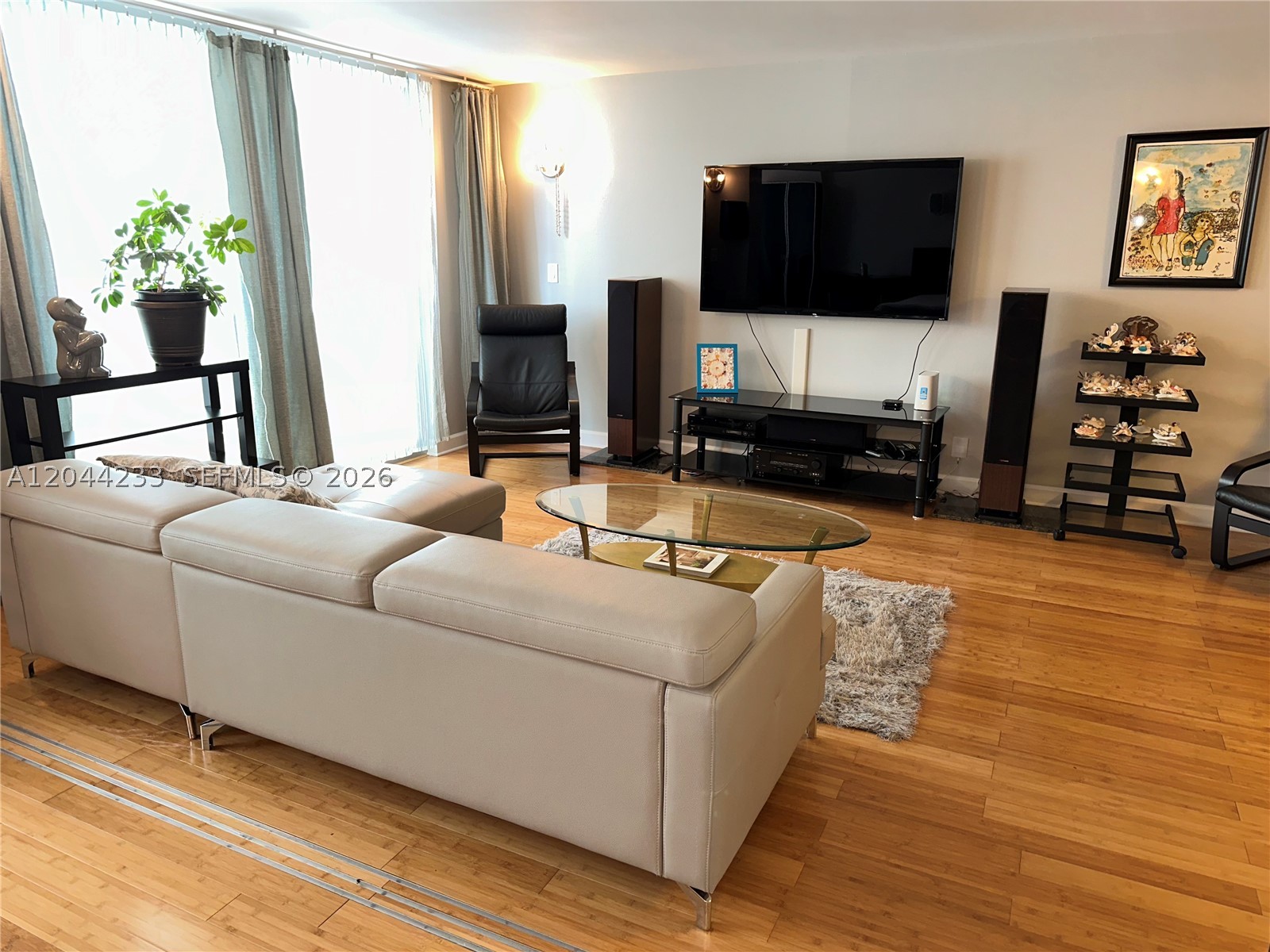 6039 Collins Ave #1205 Miami Beach, FL 33140