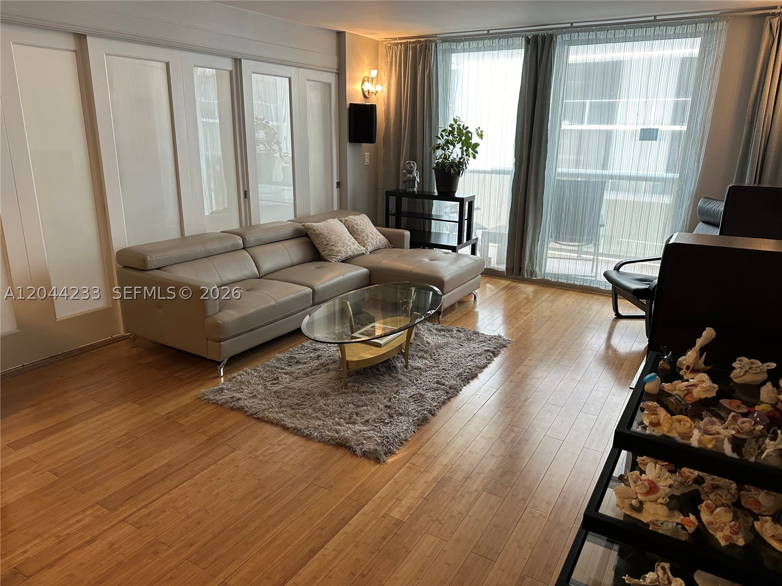 6039 Collins Ave #1205 Miami Beach, FL 33140