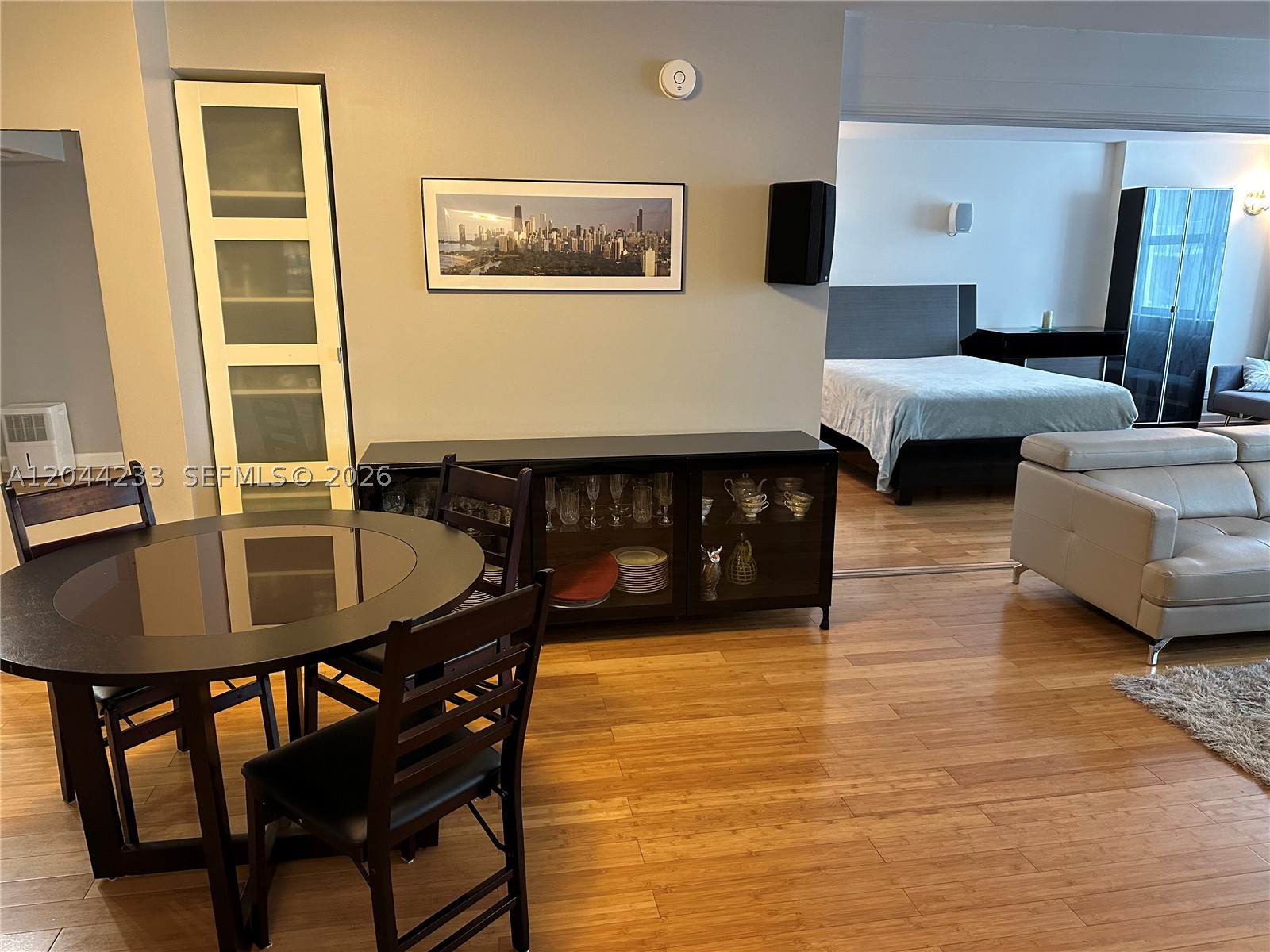 6039 Collins Ave #1205 Miami Beach, FL 33140