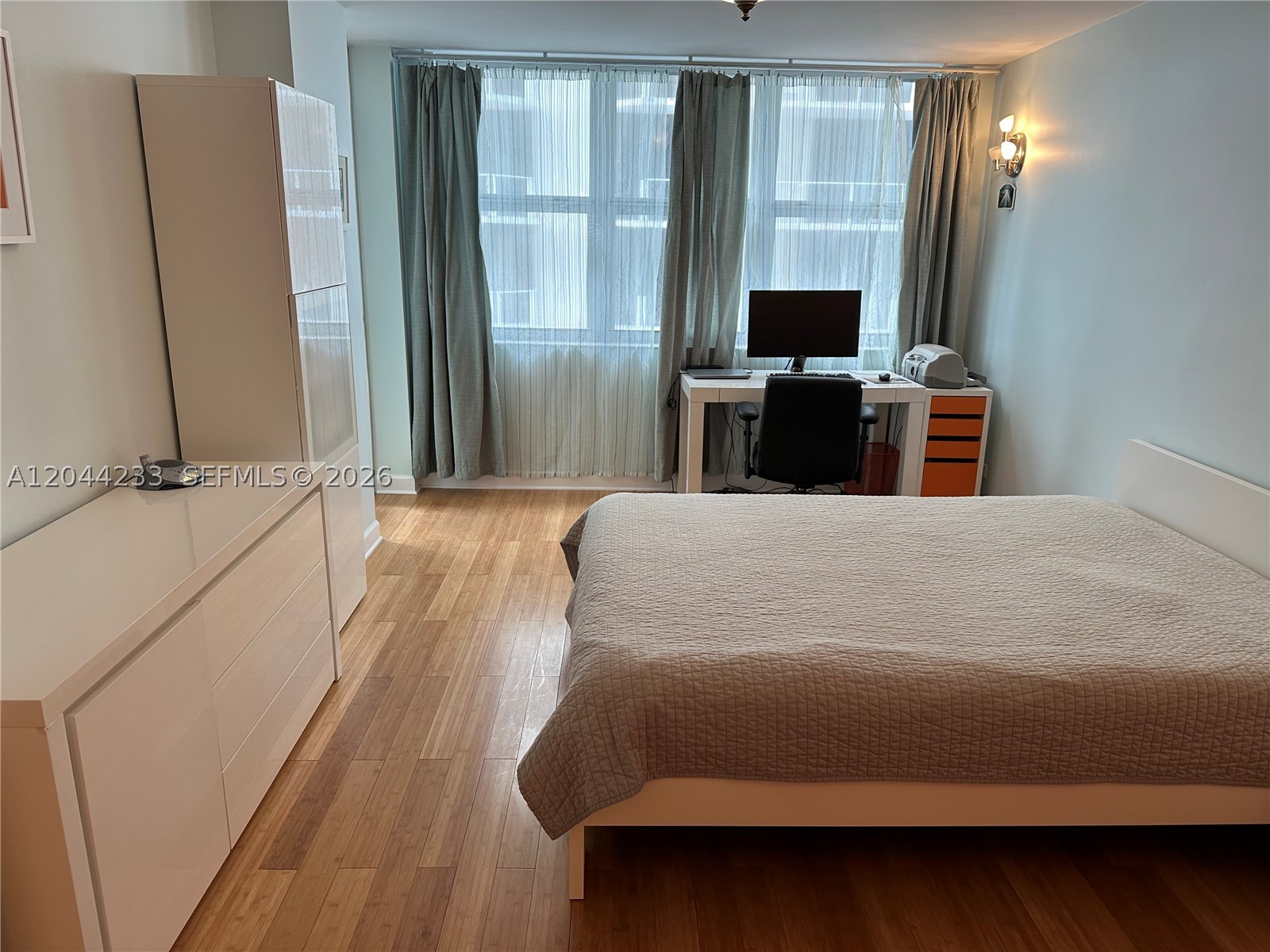 6039 Collins Ave #1205 Miami Beach, FL 33140