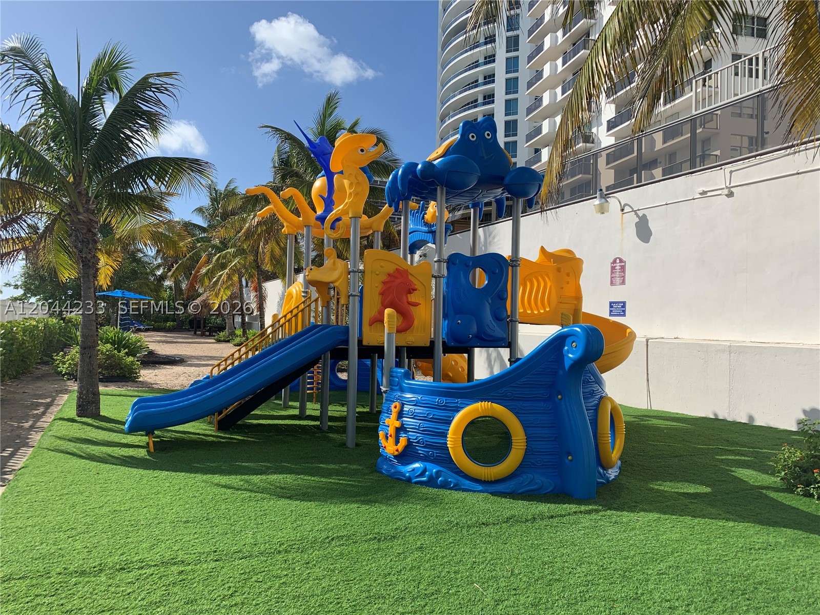 6039 Collins Ave #1205 Miami Beach, FL 33140