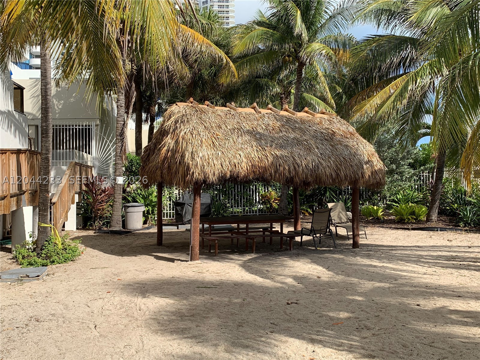 6039 Collins Ave #1205 Miami Beach, FL 33140