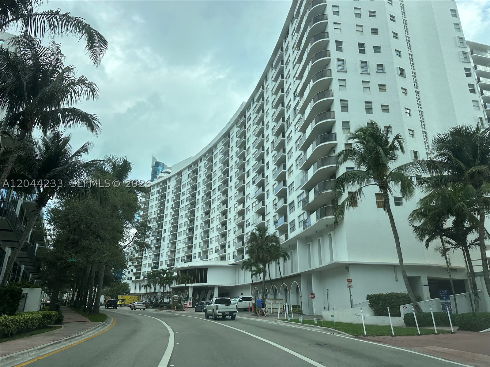 6039 Collins Ave #1205 Miami Beach, FL 33140