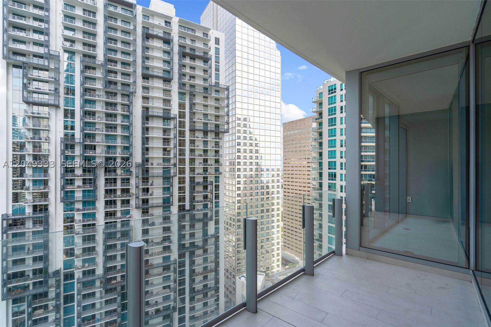 image Aston Martin Residence25