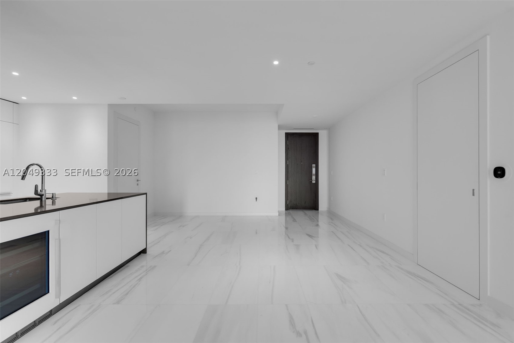 image Aston Martin Residence2