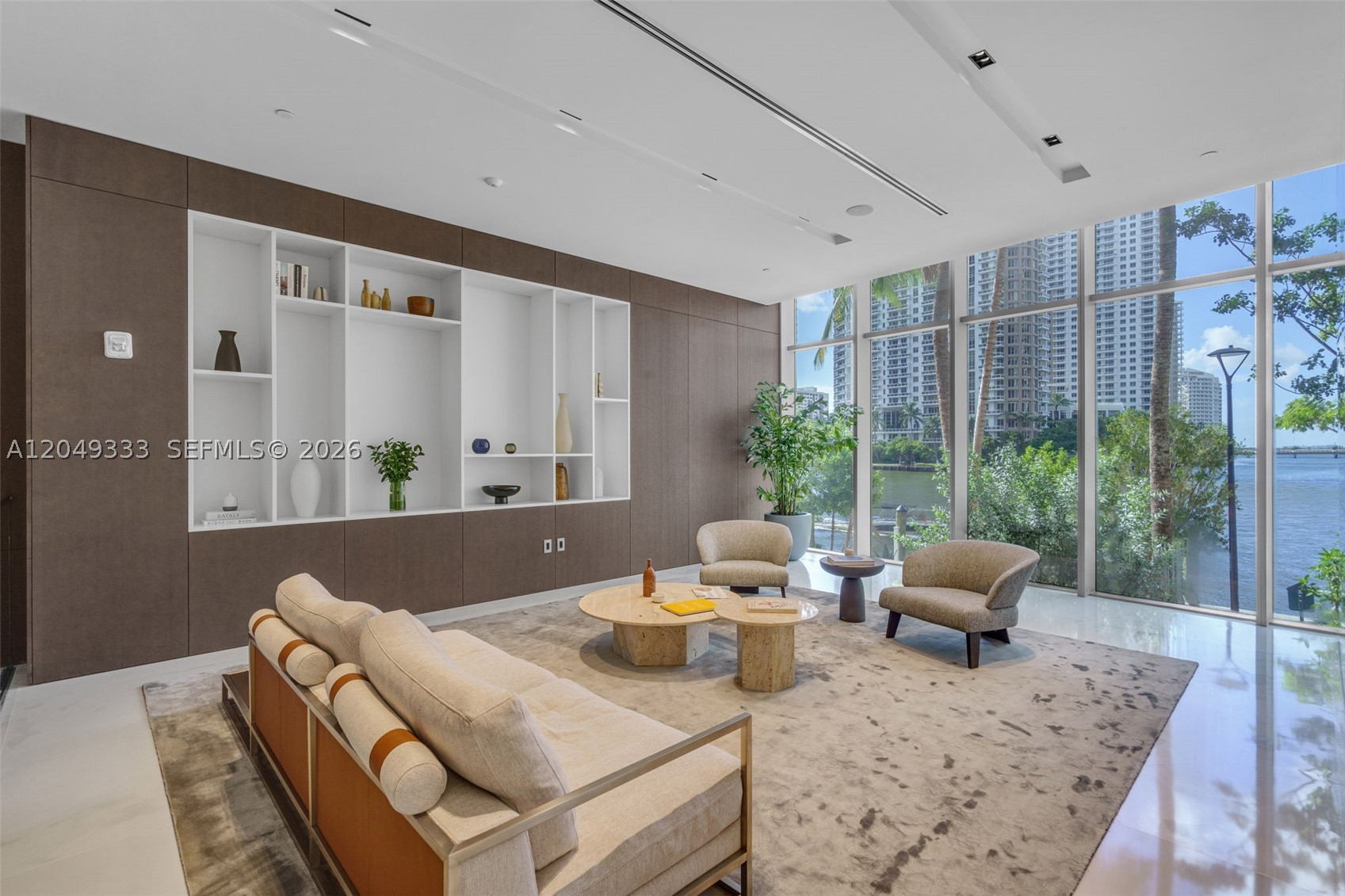 image Aston Martin Residence35