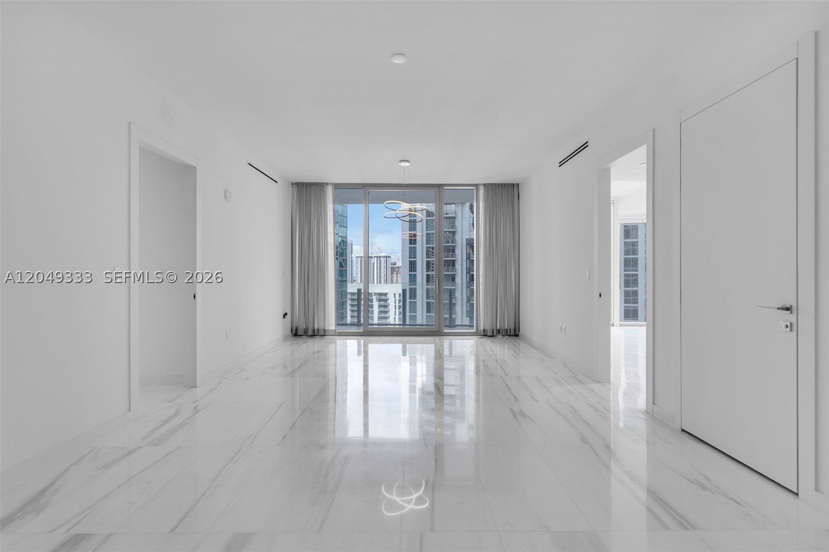 image Aston Martin Residence8
