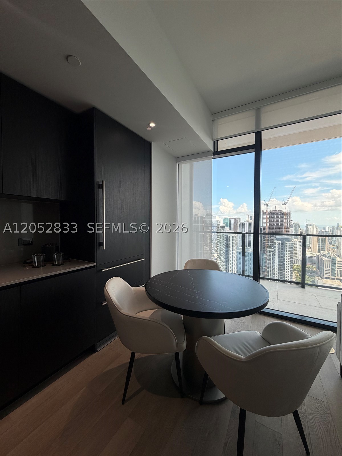 image E11EVEN Hotel & Residences9