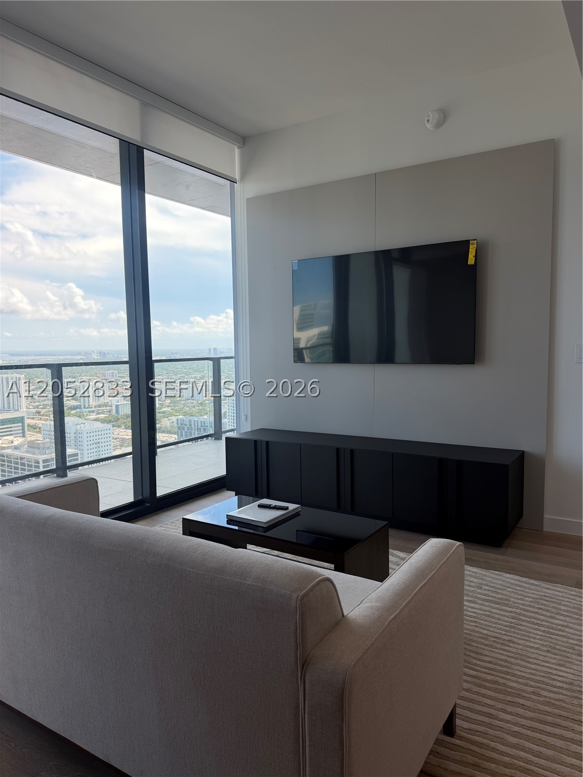image E11EVEN Hotel & Residences10