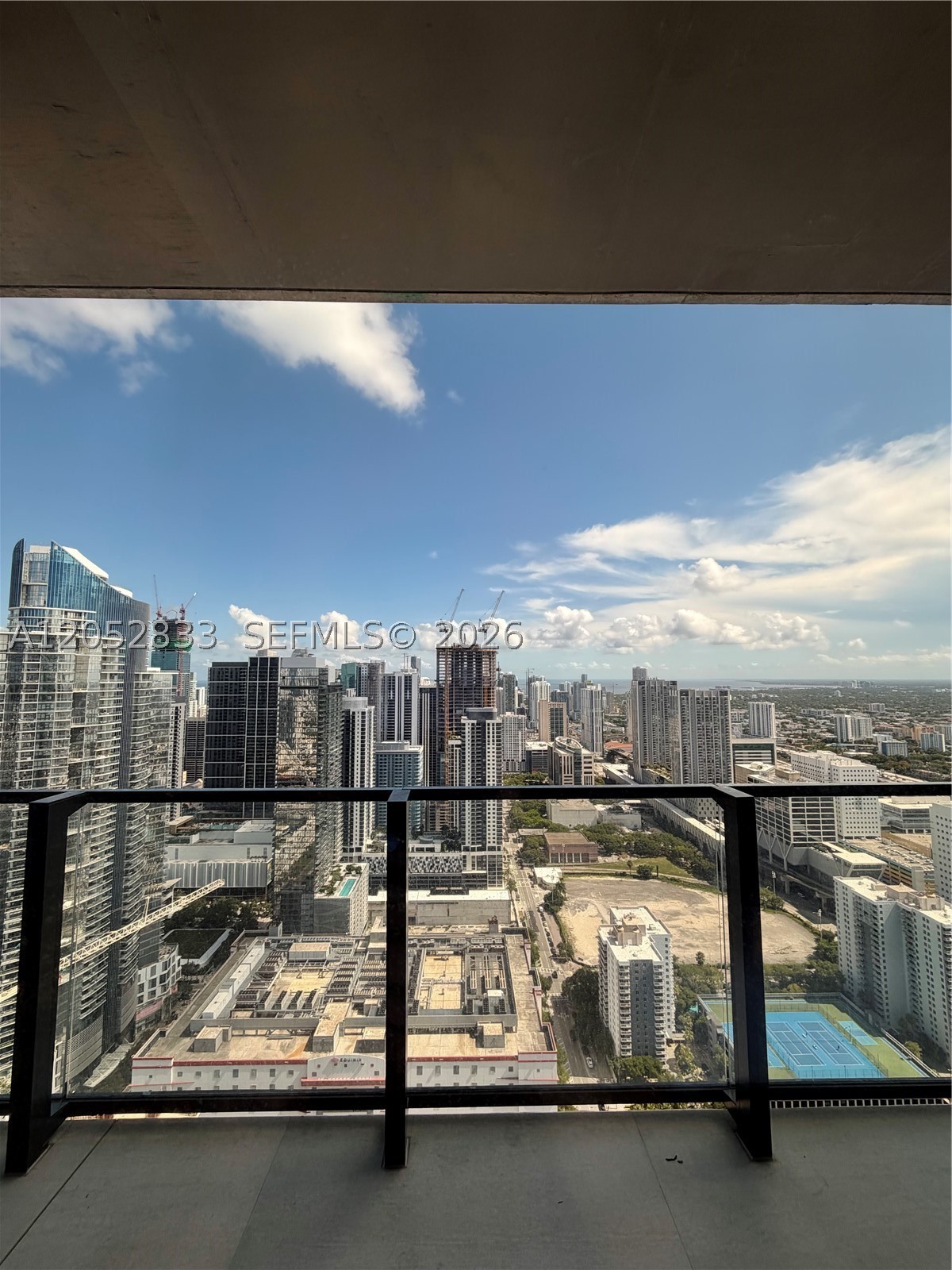 image E11EVEN Hotel & Residences6