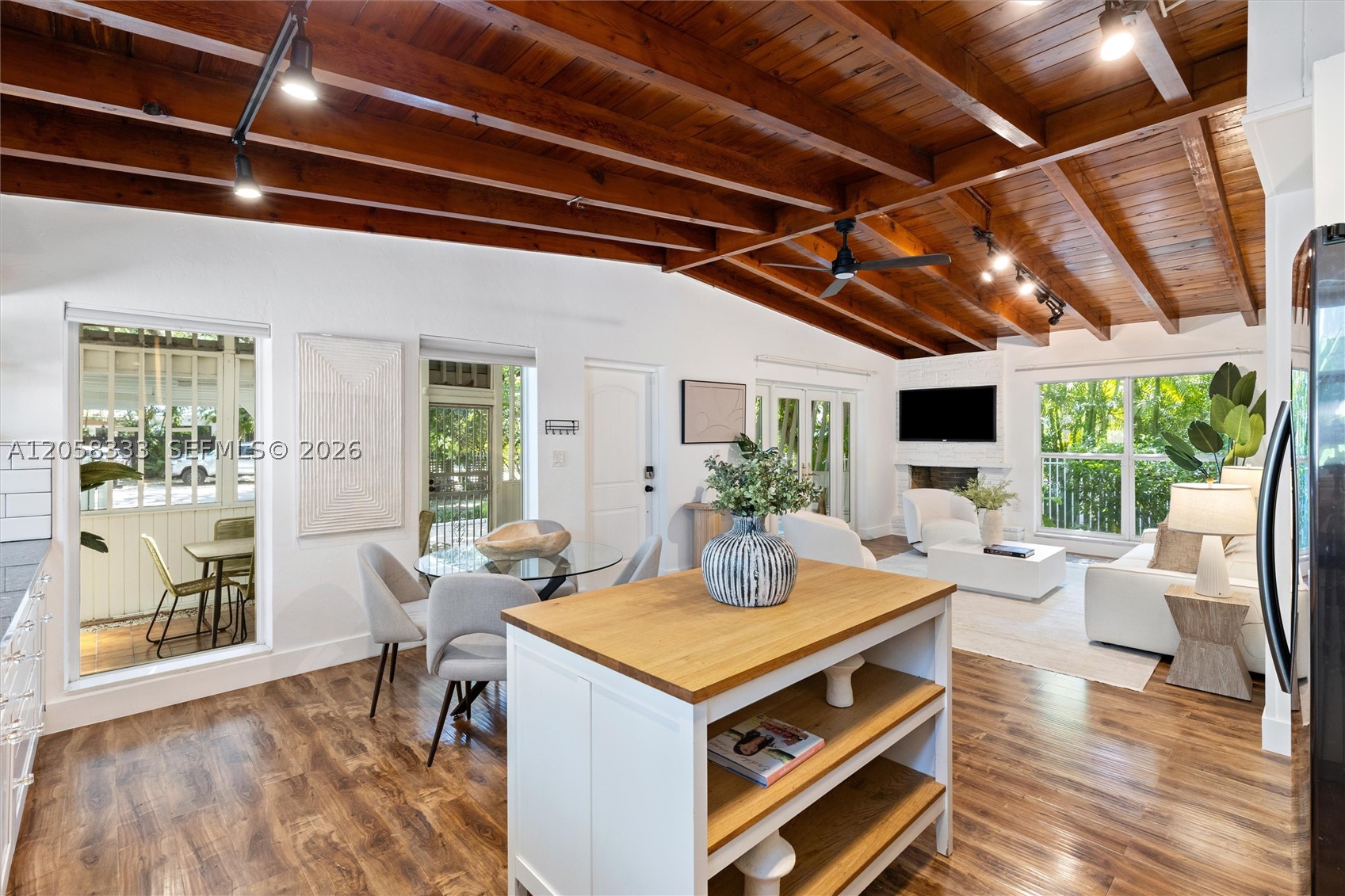 3700 Loquat Ave Miami, FL 33133